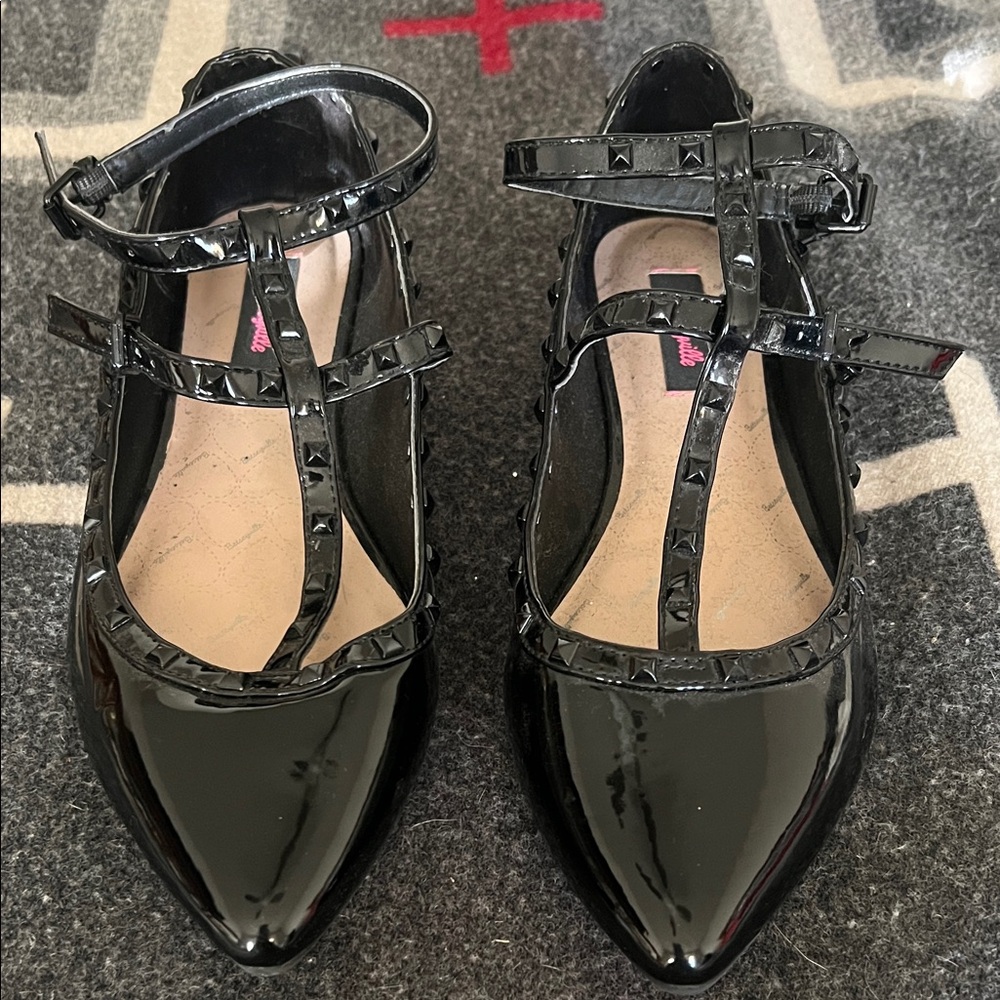 Betseyville Black Patent Leather studded Women's Shoes